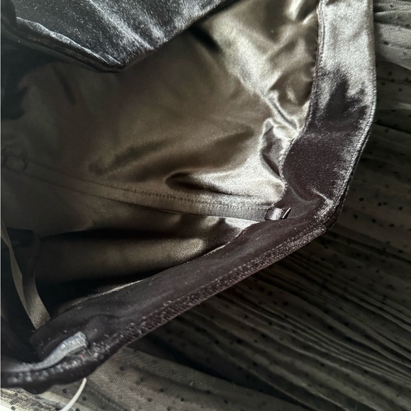 NWOT White House Black Market velvet and tulle strapless pleated dress - Picture 4 of 8